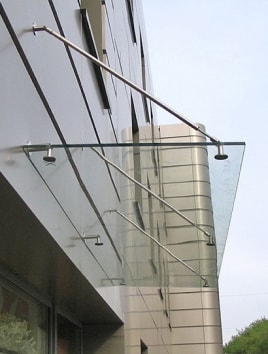 Прозорий навіс