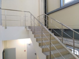 Поручні з металу Поручні з металу