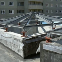 Демонтаж зенітного ліхтаря Демонтаж зенітного ліхтаря