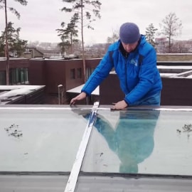 Усунення течі зенітного ліхтаря: що потрібно знати? Усунення течі зенітного ліхтаря: що потрібно знати?