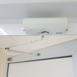 Навіщо потрібне регулювання доводжувачів на вхідних групах Навіщо потрібне регулювання доводжувачів на вхідних групах