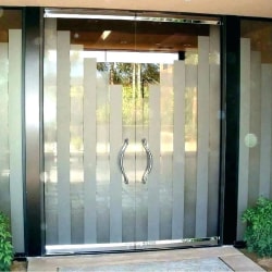 Матування скла в суцільноскляних вхідних групах