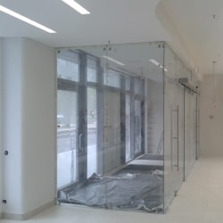 Заміна скла в суцільноскляних вхідних групах від компанії MDL