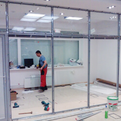 Демонтаж цільноскляних конструкцій Демонтаж цільноскляних конструкцій