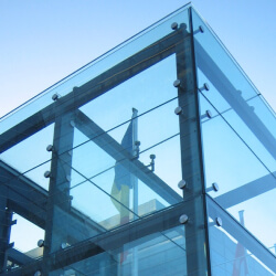 Спайдерне скління фасадів Спайдерне скління фасадів