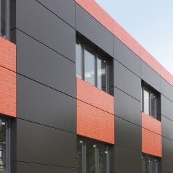 Ремонт і заміна касет з композиту вентильованого фасаду