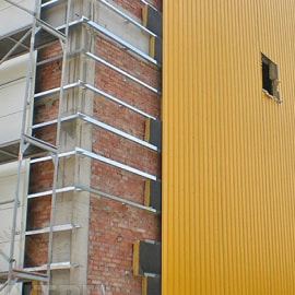 Ремонт і заміна профнастилу вентильованого фасаду