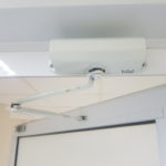 Регулювання доводжувачів алюмінієвих вхідних груп ціна Регулювання доводжувачів алюмінієвих вхідних груп ціна