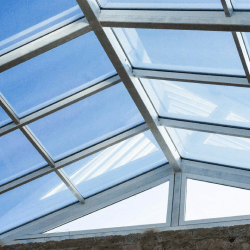 Догляд за скляним дахом