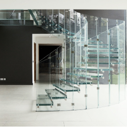 Скляні сходи: за і проти