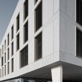 Чим відрізняється вентильований фасад від світлопрозорого фасаду