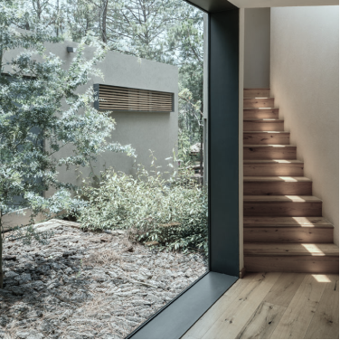 4 причини, які роблять скло універсальним декором