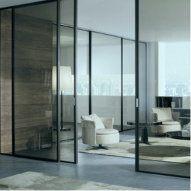 Переваги скляних розсувних дверей в алюмінієвій рамі