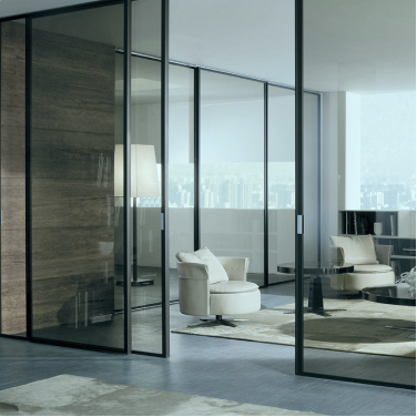Переваги скляних розсувних дверей в алюмінієвій рамі Переваги скляних розсувних дверей в алюмінієвій рамі